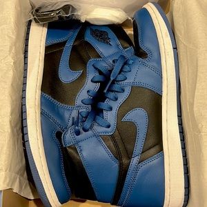 Jordan 1 Retro Marina Blue High-Tops. Size 9.5y